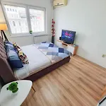 Apartment The Place Free Parking