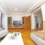Apartment The Place Free Parking