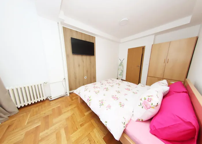 The Place Apartment *