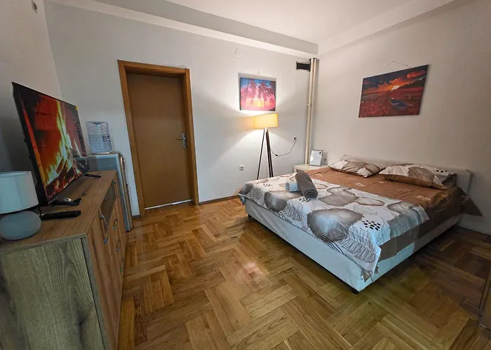 The Place Apartment *